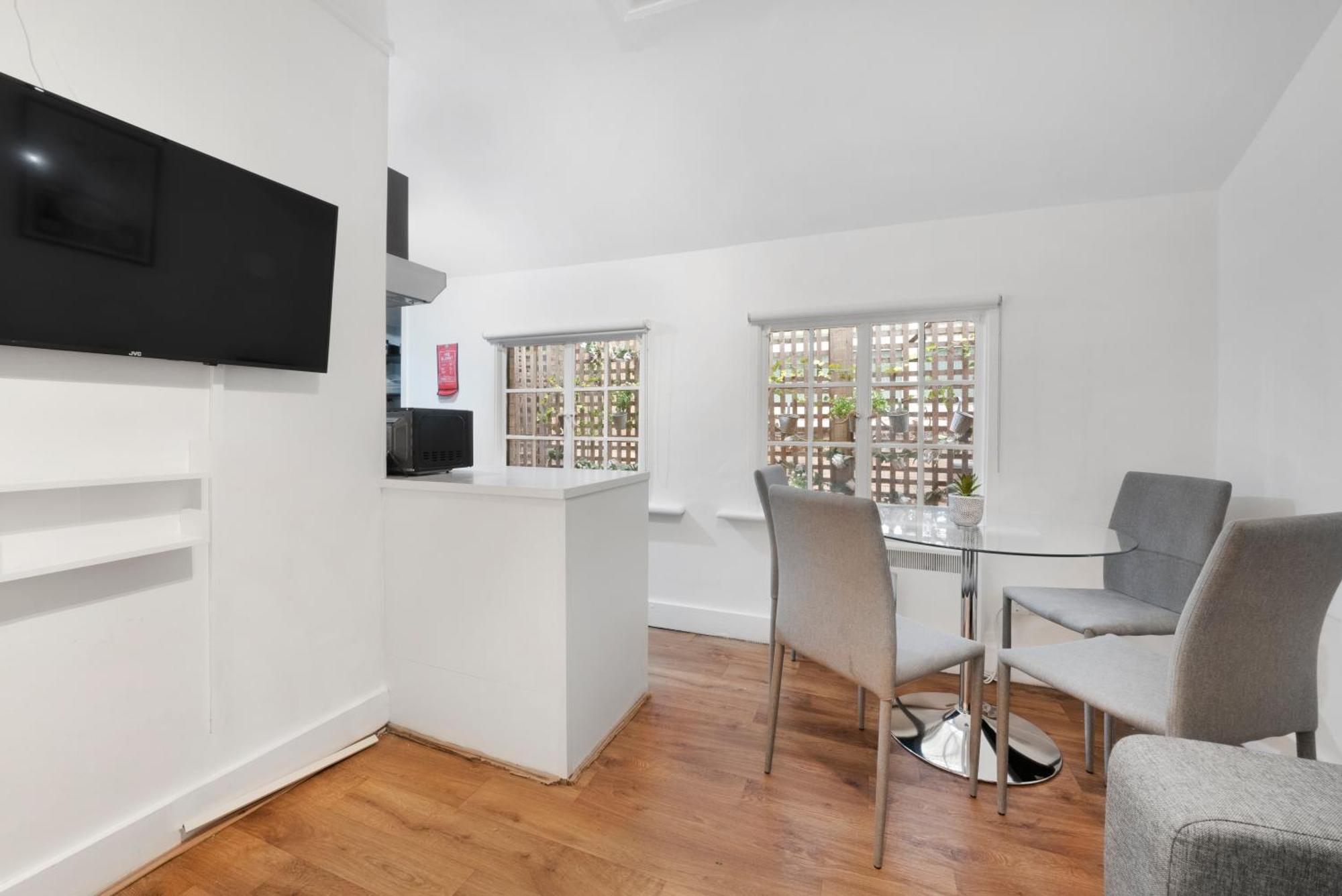2 Bed Piccadilly Apartment 1 London Exteriör bild